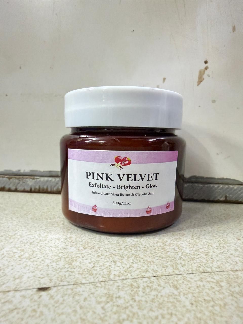 Pink Velvet Strawberry Flavor Scrub 300gm (Pack of 1)